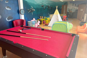 Hof von Oldenburg - Playing room