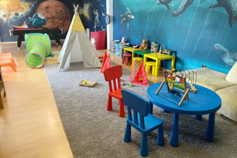 Hof von Oldenburg - Playing room