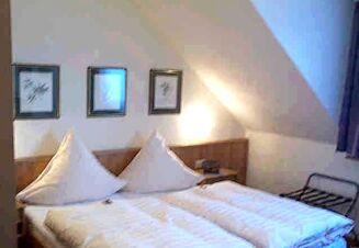 Hotel-Restaurant Eifeler Hof - V&aelig;relse