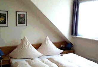 Hotel-Restaurant Eifeler Hof - V&aelig;relse