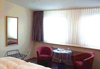 Hotel-Restaurant Eifeler Hof - V&aelig;relse