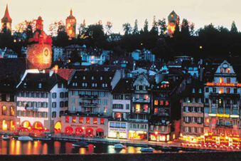 &Nu;&upsilon;&chi;&tau;&epsilon;&rho;&iota;&nu;ή &lambda;ή&psi;&eta; &mu;&iota;&alpha;&sigmaf; &phi;&omega;&tau;&iota;&sigma;&mu;έ&nu;&eta;&sigmaf; &iota;&sigma;&tau;&omicron;&rho;&iota;&kappa;ή&sigmaf; &pi;ό&lambda;&eta;&sigmaf; &delta;ί&pi;&lambda;&alpha; &sigma;&tau;&omicron; &nu;&epsilon;&rho;ό &mu;&epsilon; &tau;&omicron; Hotel Alpha Ihr Garni-Hotel &sigma;&tau;&eta; &Lambda;&omicron;&upsilon;&kappa;έ&rho;&nu;&eta; &sigma;&epsilon; &pi;&rho;ώ&tau;&omicron; &pi;&lambda;ά&nu;&omicron;.